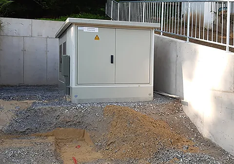 Kompaktstation mit vorbereiteten Außenanlagen